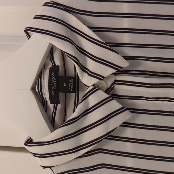 Ann Taylor Factory Button Down Shirt, Size XS - Picture 3 of 5